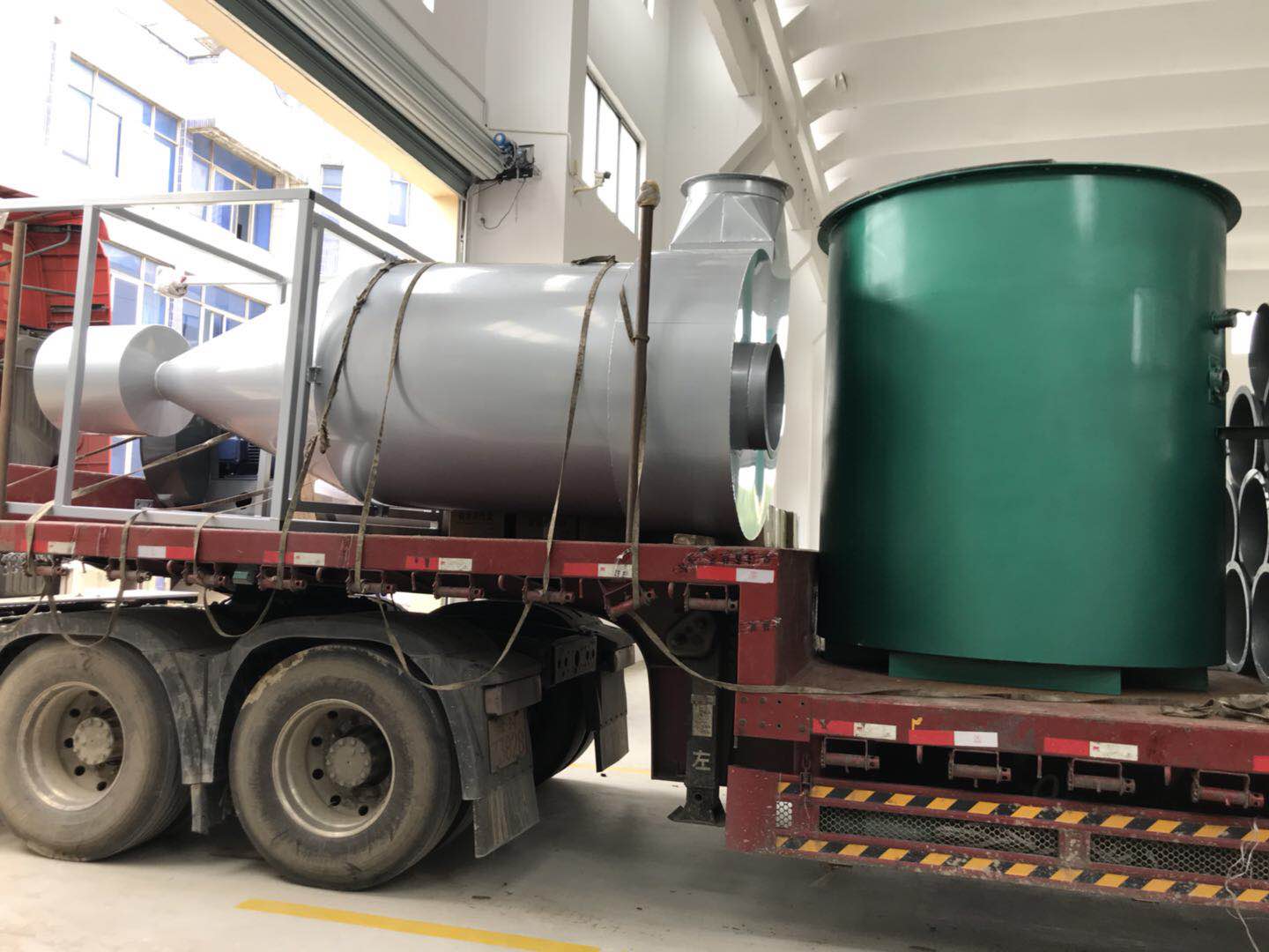 塑料垃圾處理不用發愁，耀先環境小型垃圾焚燒爐妥善處理